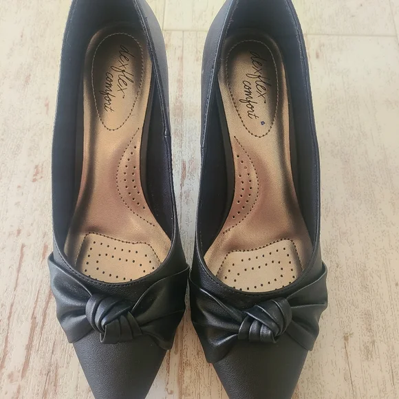 Shoes - Picture 4 of 5